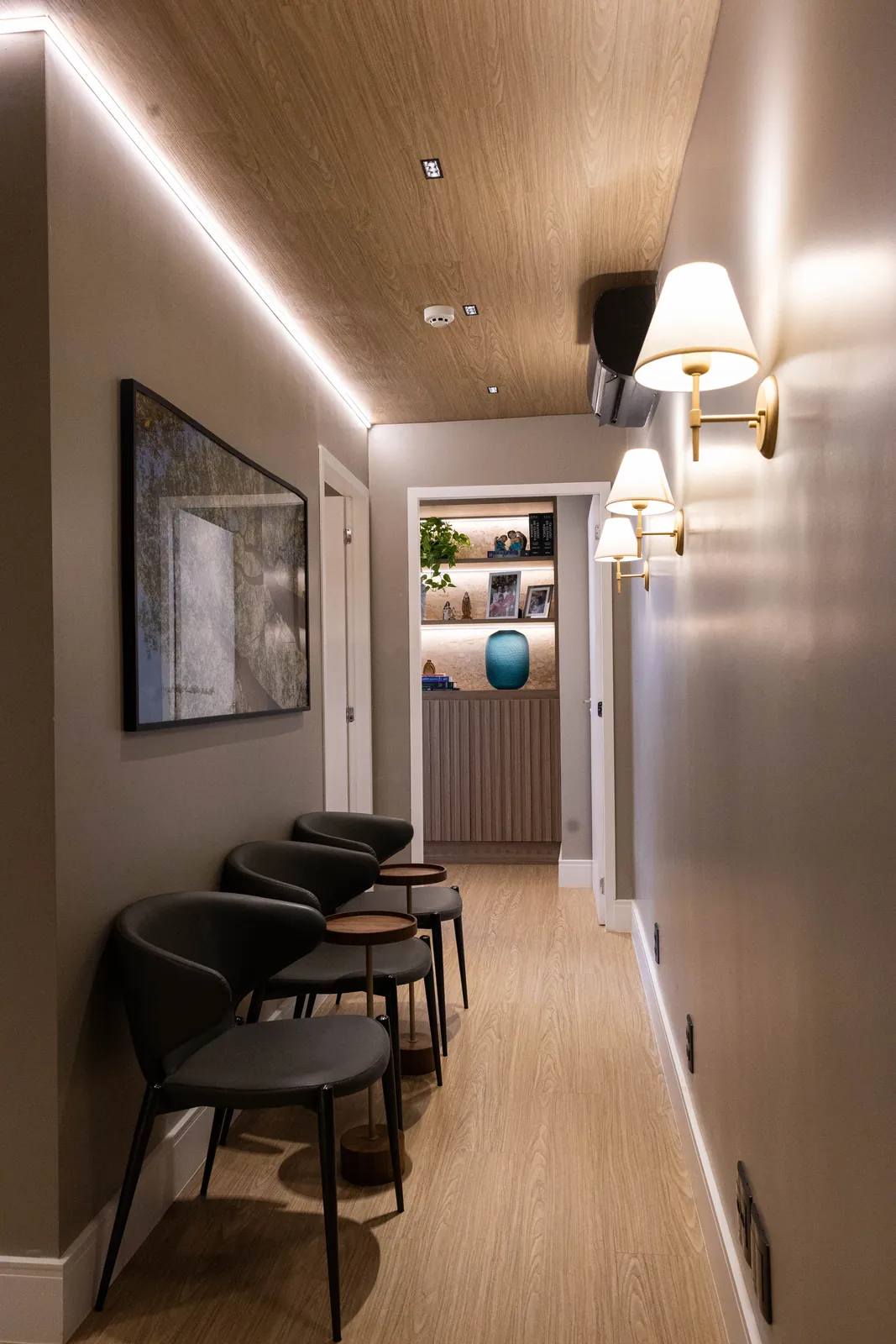 Sala de espera da clínica do Dr. Gustavo Inácio, urologista em Goiânia